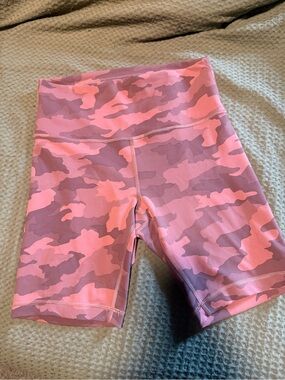 Lululemon Wunder Train High-Rise Shorts